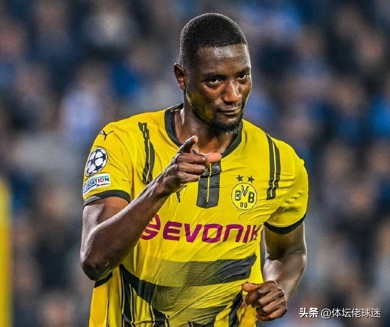 爱游戏入口-包含多特蒙德年轻新星崭露头角，球队前景一片光明的词条