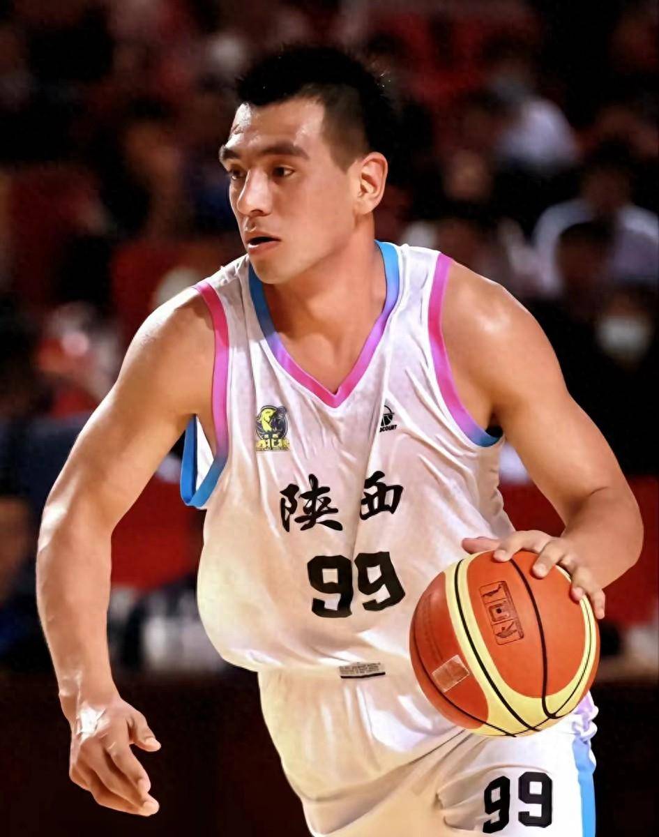 四川男篮再胜一场,势不可挡重返榜首 四川男篮再胜一场,势不可挡重返榜首