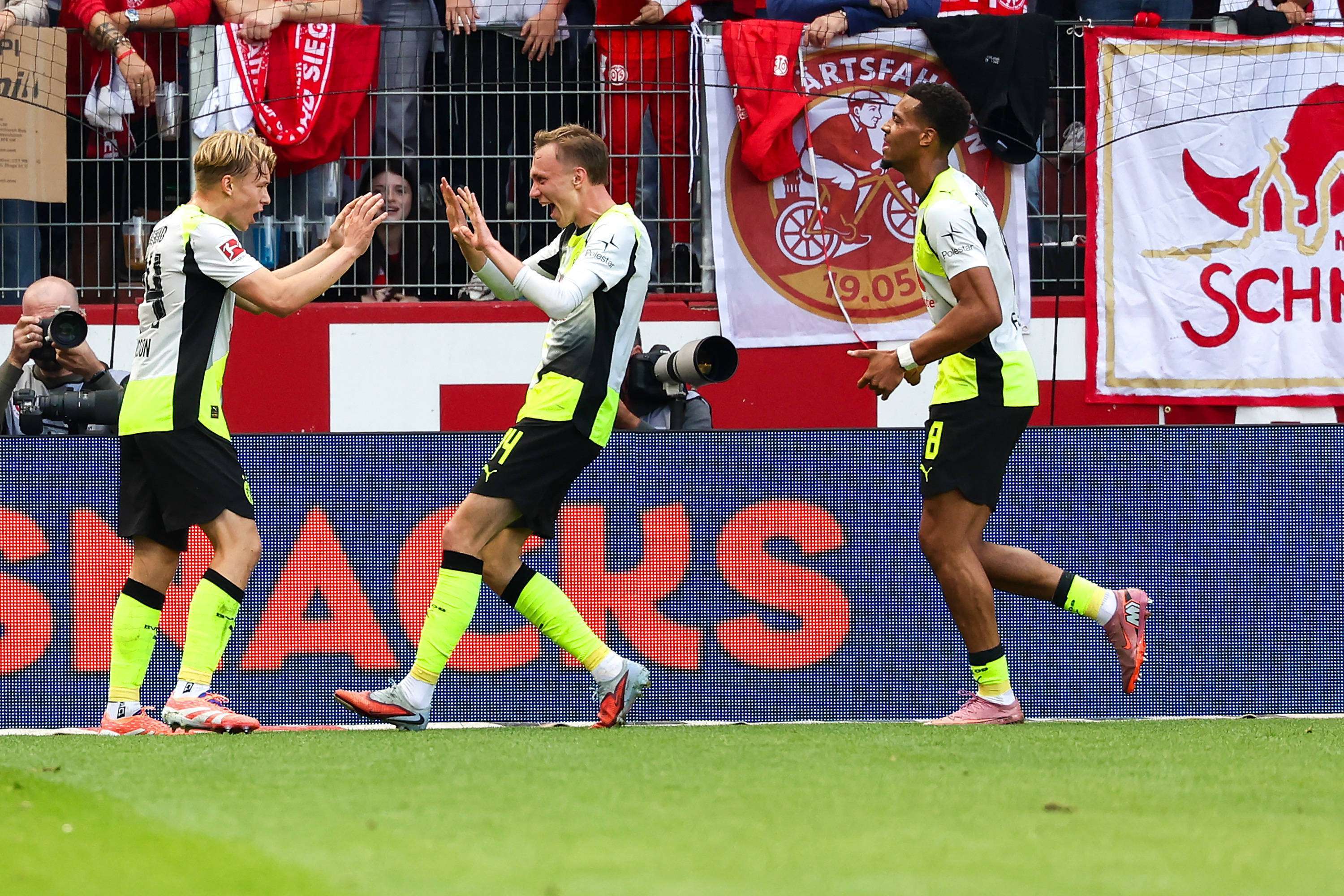 AYX体育赛事-多特蒙德爆冷击败拜仁慕尼黑