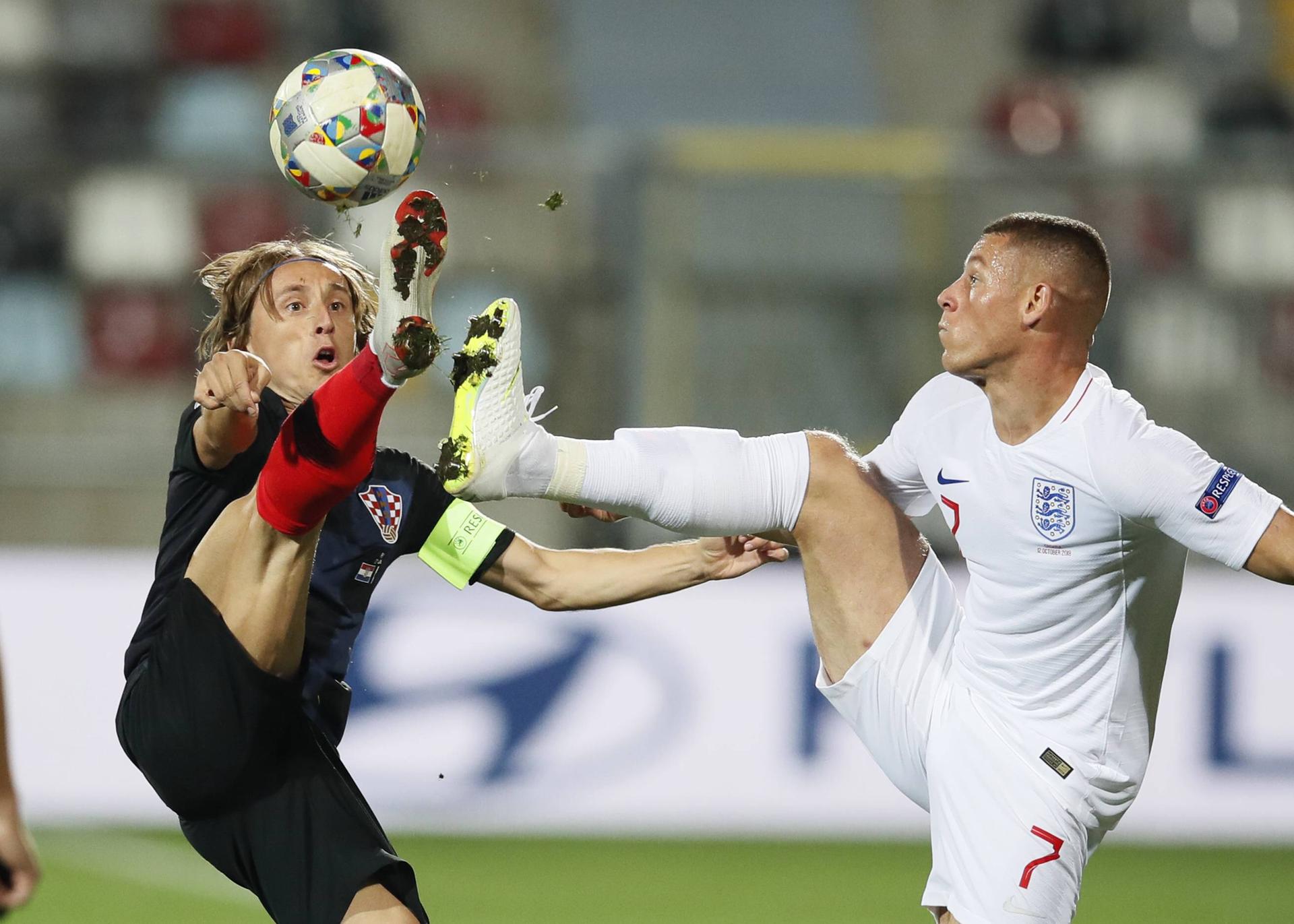 英格兰队险胜韩国队，梁靖崑高光表现的简单介绍