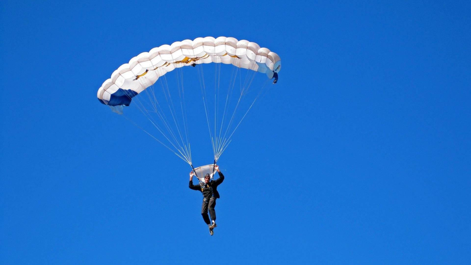 年度焦点之战之夜，布雷默完成里程碑