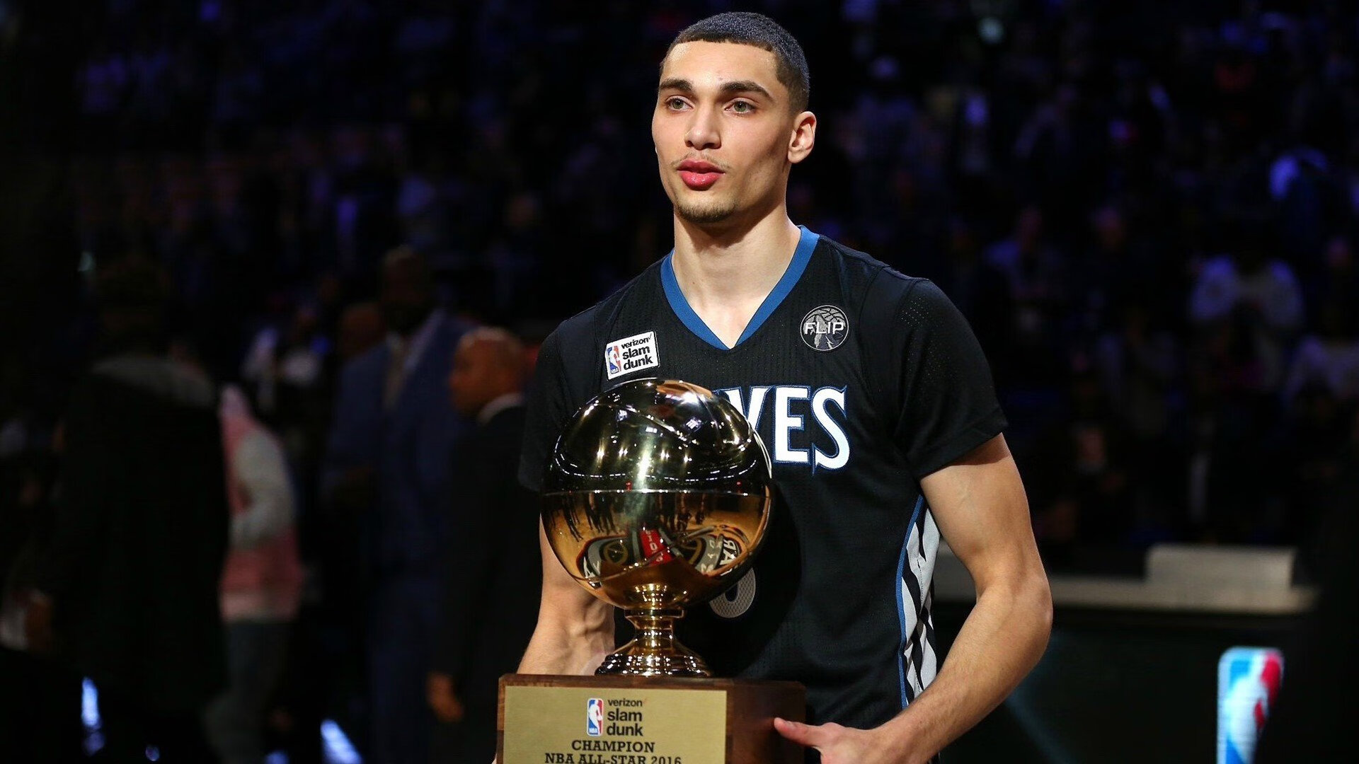 爱游戏大厅-当欧冠决赛夜的哨声吹响时，杜兰特在另一个赛场评分拉满