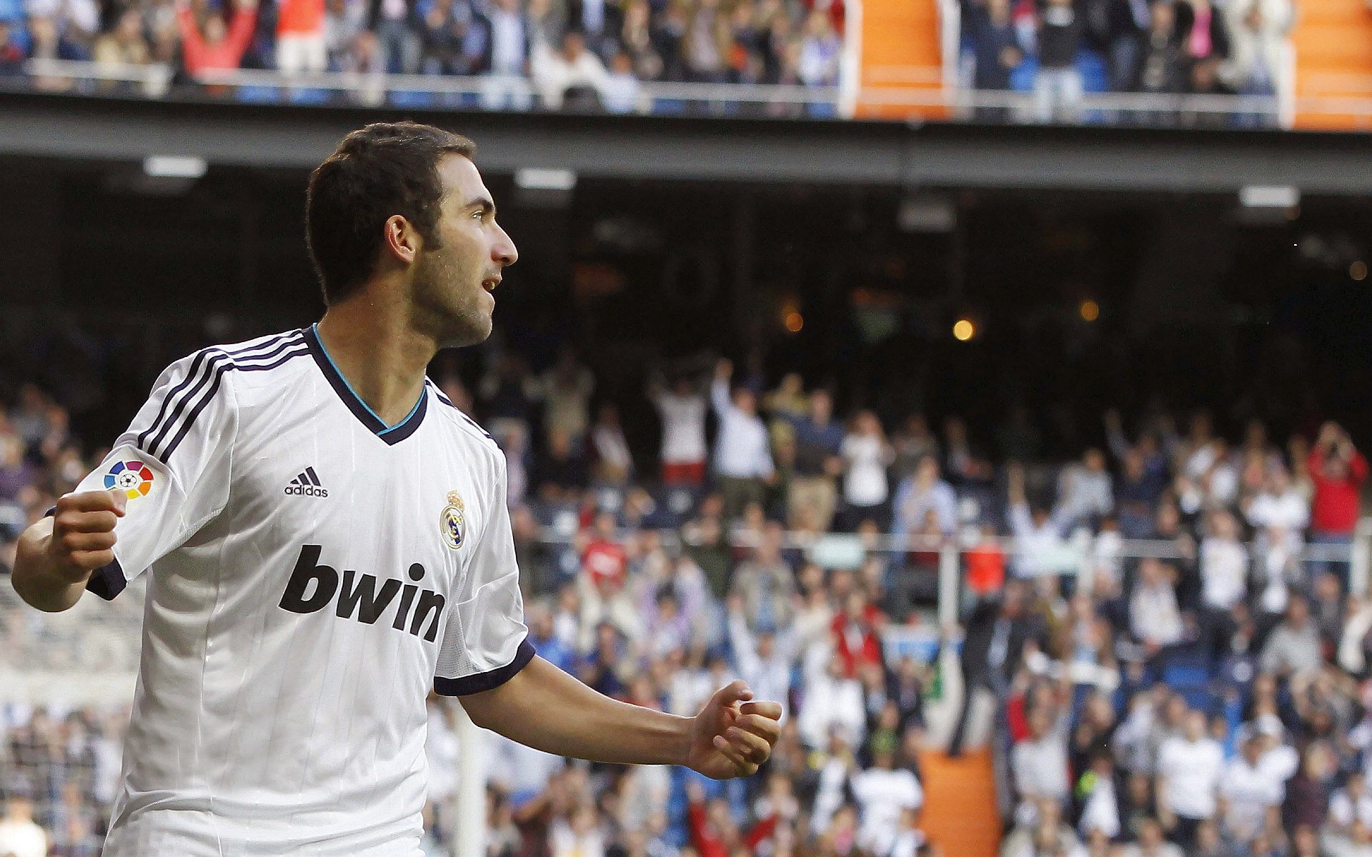 爱游戏体育官网-库尔图瓦神扑定乾坤！巴黎压哨绝境逆转比利亚雷亚尔