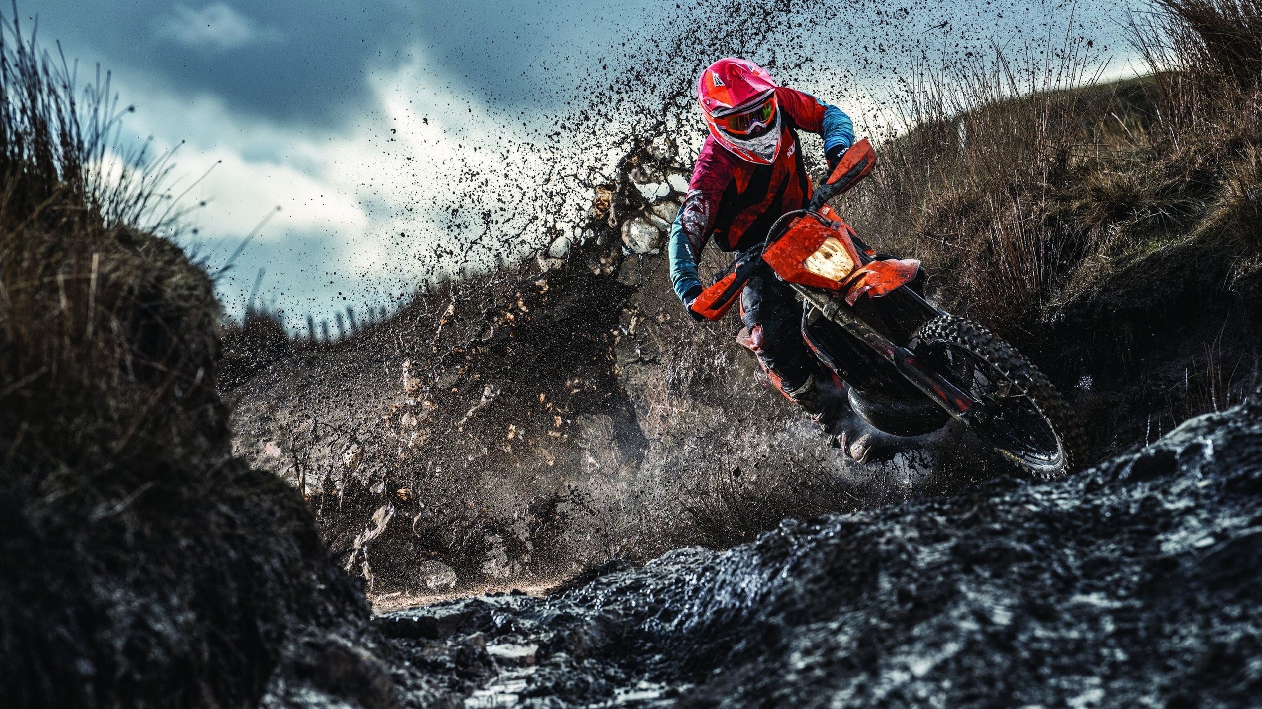 爱游戏官网-卢卡库关键战不手软，摩纳哥关键战突围马赛，双线战场上的决胜基因