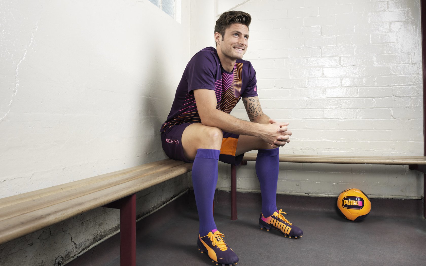 爱游戏APP-几内亚风暴压垮银河战舰，阿劳霍，那个让伯纳乌沉默的关键先生